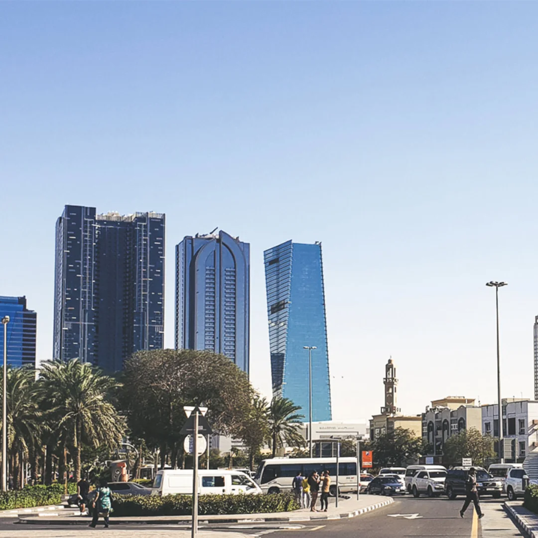 picture showing buildings and road al hudaiba area