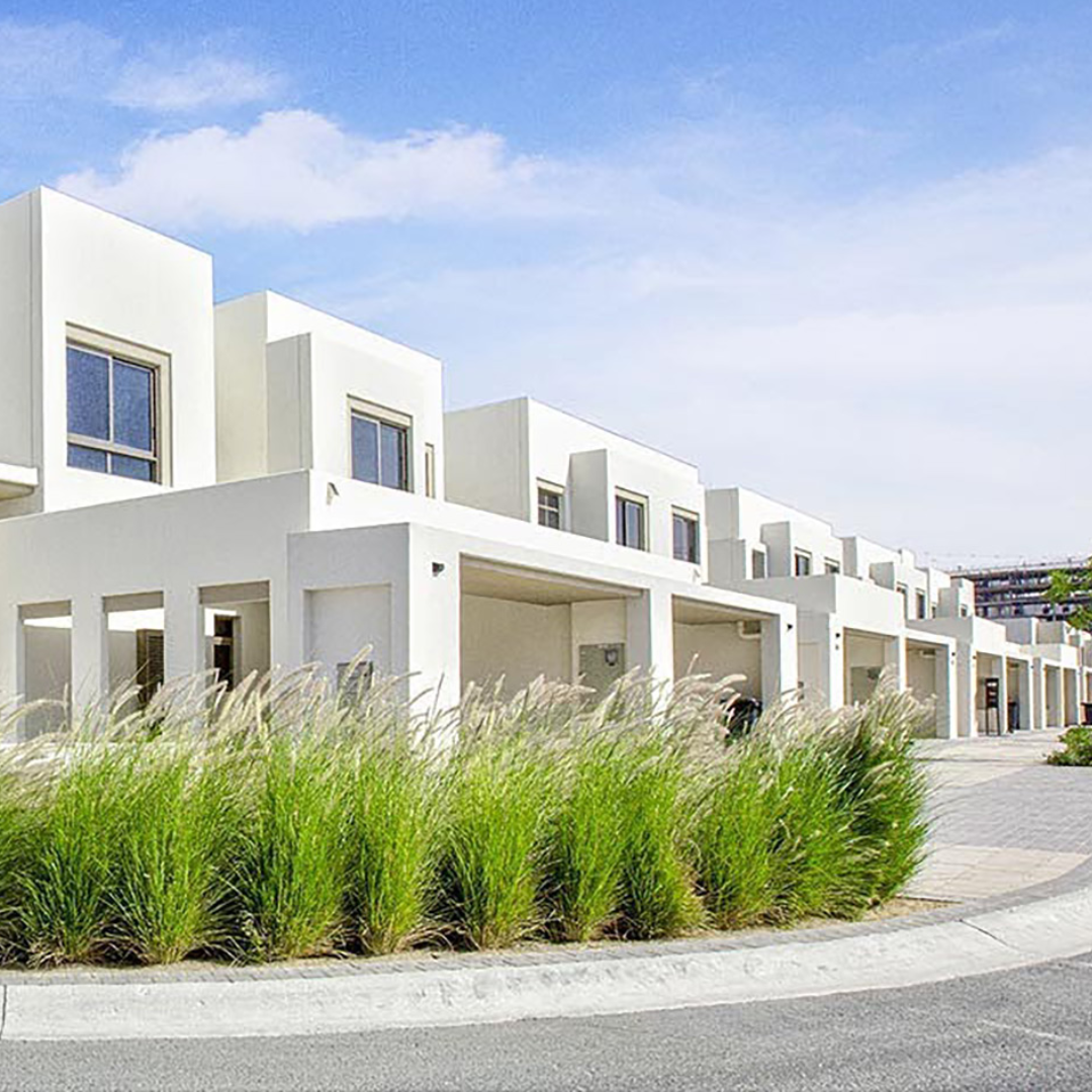 picture showing luxury villas in hayat townhouse area in Dubai