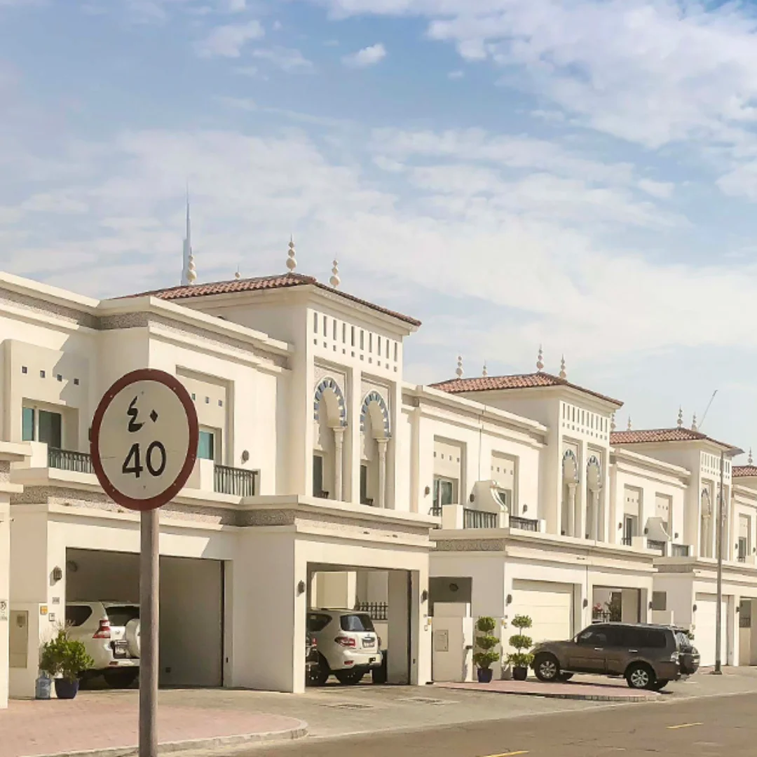 picture showing luxury appartment and cars aroun al wasl dubai area